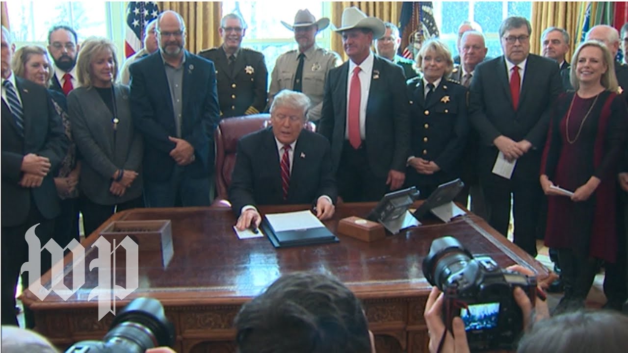 Trump delivers remarks from Oval Office