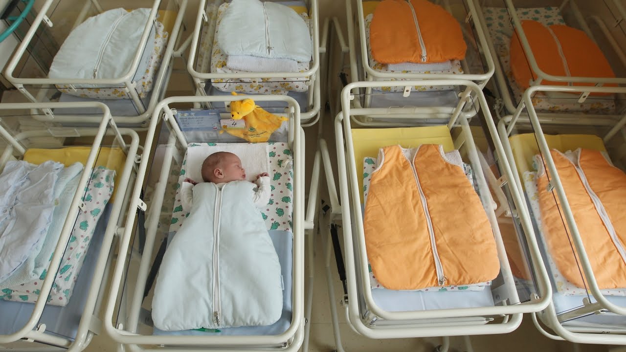 US birth rate falls
