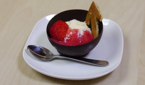 How to Make Delicious Chocolate Bowls [VIDEO]