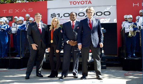Gov. Perry Welcomes Toyota Headquarters to North Texas