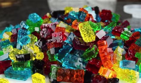 Make Your Own LEGGO Gummy Bricks [VIDEO]
